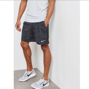 nike men's 7 inch challenger short